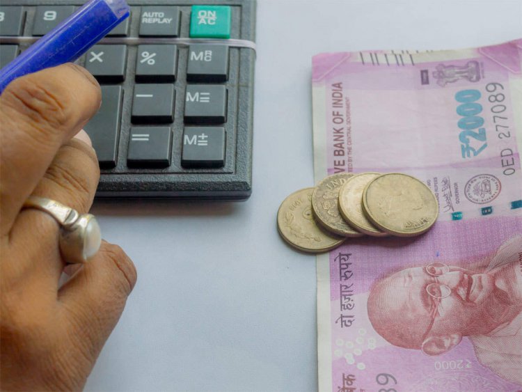SBI ग्राहकों के लिए जरूरी खबर, एटीएम ट्रांजैक्शन शुल्क में हुआ बड़ा बदलाव, अब ये चार्जस लगेंगे