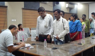 अभनपुर विकासखंड के अनुविभागीय अधिकारी  (राजस्व) के पद पर श्री जगन्नाथ वर्मा को कलेक्टर ने किया पद