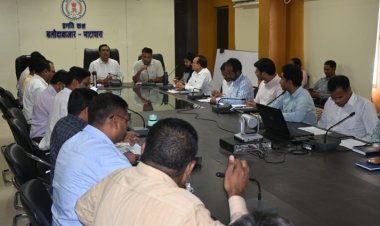 तहसीलदार एवं नायब नाजिर को नोटिस