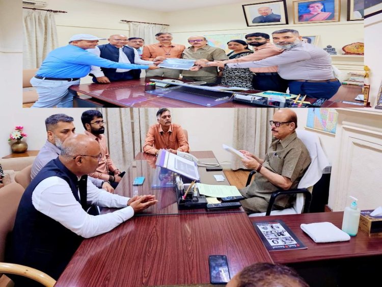 .भा.पत्रकार सुरक्षा समिति ने दिल्ली में कांग्रेस राष्ट्रीय महासचिव तारिक अनवर से पत्रकार सुरक्षा कानून के लिए समर्थन मांगा।