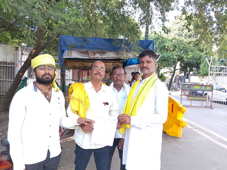 गरियाबंद जिले अंतर्गत के 65 घरों के आदिवासियों के वन भूमि अधिकार के हित में गोंडवाना गणतंत्र पार्टी ने मुख्यमंत्री के नाम सौंपा ज्ञापन की मांग।