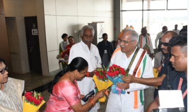 मुख्यमंत्री श्री भूपेश बघेल का जगदलपुर एयरपोर्ट में किया गया आत्मीय स्वागत