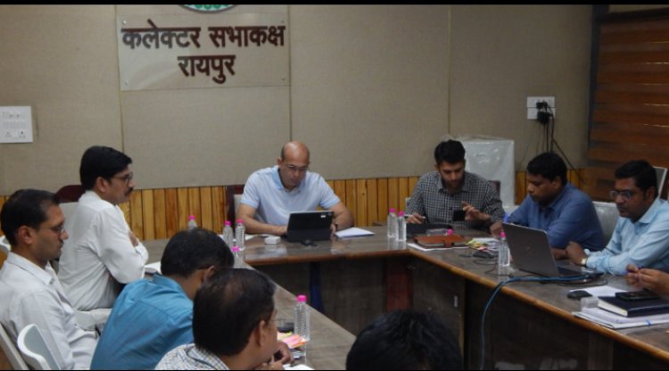 कलेक्टर ने टीएल के मुद्दों और जनचौपाल में आए आवेदनों की समीक्षा कर कार्रवाई के दिए निर्देश