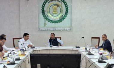 राजस्व अमला अपने कामों मे तेजी लाए, लोंगो की समस्याओं का करें त्वरित निराकरण: कलेक्टर डॉ गौरव कुमार सिंह