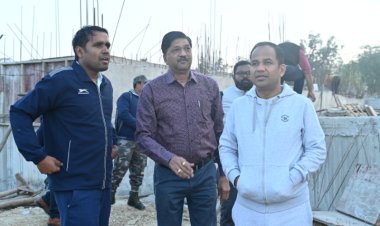 कलेक्टर डॉ. गौरव कुमार सिंह ने महाराजबंध तालाब में बन रहे एस.टी.पी. का किया निरीक्षण   तय समय में प्रोजेक्ट पूर्ण करने दिए निर्देश