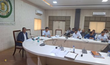 कलेक्टर डॉ गौरव सिंह की अध्यक्षता में हुई जिला सहकारी विकास समिति की बैठक