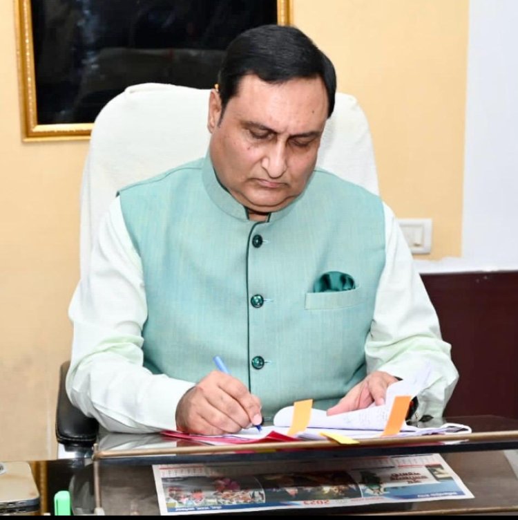 अलंग ने संभाला आयुष विश्वविद्यालय के कुलपति का प्रभार