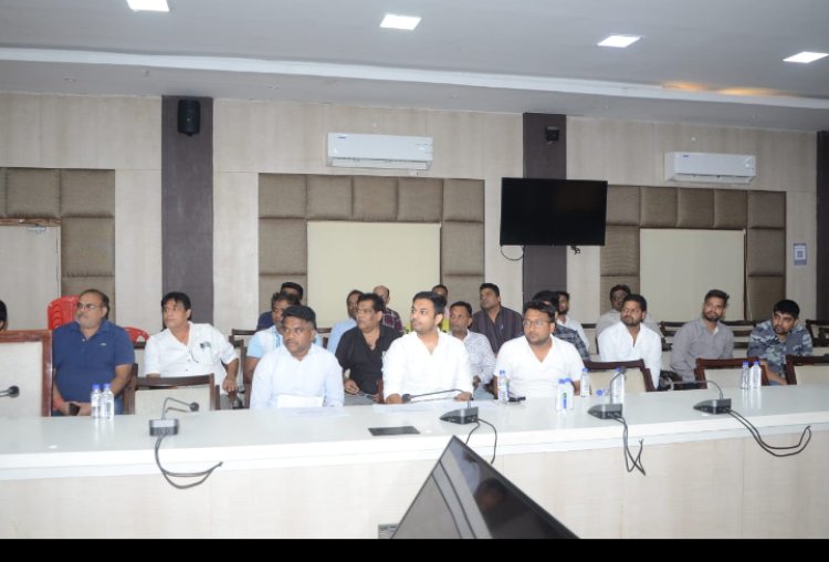 कलेक्टर डाॅ. गौरव सिंह ने की जल जीवन मिशन के कार्याें की समीक्षा अधूरे कार्याें को जल्द पूर्ण करने के दिए निर्देश