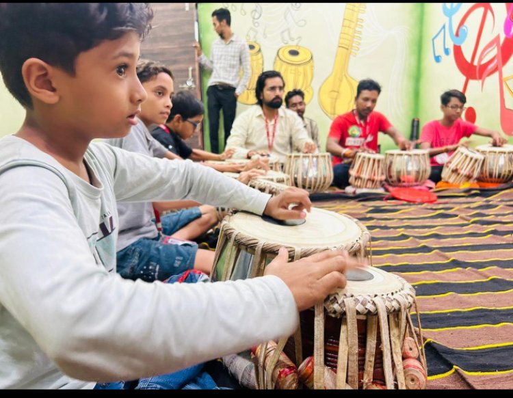 कला केन्द्र से निखर रहा है हर आयु वर्ग के कलाकारों का कला सवा तीन महीने में 18 सौ 90 कलाकारों ने लिया 23 अलग-अलग विधाओं में प्रशिक्षण