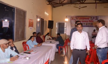 जनसमस्या निवारण पखवाड़ा शिविर   वार्डाें के नागरिकों की उमड़ी भीड़, समस्याओं का मिल रहा समाधान