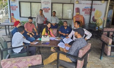 कलेक्टर डॉ. गौरव सिंह के निर्देश पर होटल व ढाबे में कार्रवाई