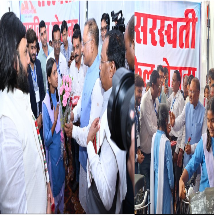 जब मुख्यमंत्री ने छात्रा से पूछा-पढ़ लिखकर क्या बनोगी, छात्रा ने कहा-पुलिस बनूंगी