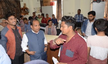 मुख्यमंत्री श्री विष्णुदेव साय के निर्देशों का त्वरित अमल, जरूरतमंदों को मिल रही तत्काल सहायता  