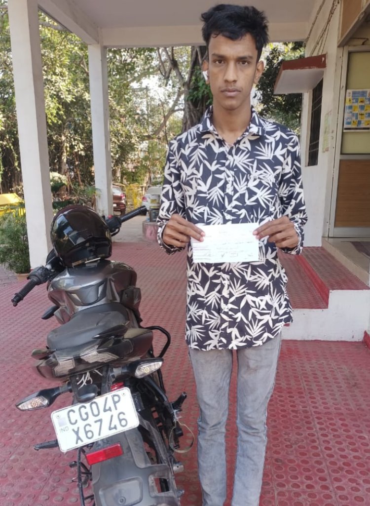 कलेक्टर ने तेज आवाज बाइक दौड़ा रहे युवक को रोका, 5 हजार का जुर्माना