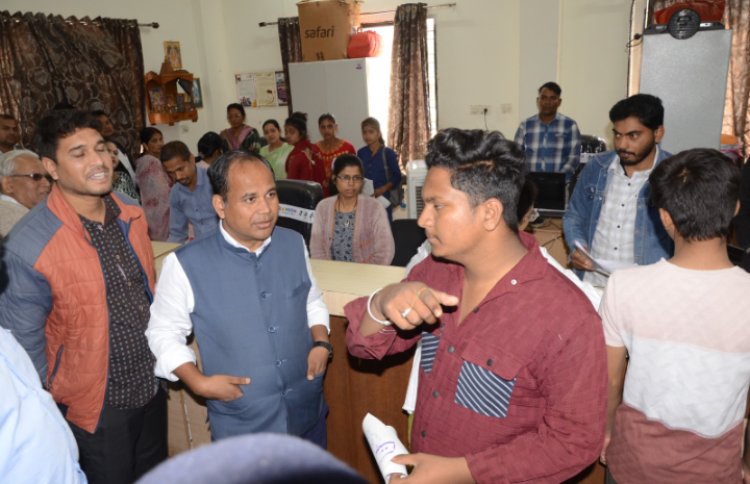 मुख्यमंत्री श्री विष्णुदेव साय के निर्देशों का त्वरित अमल, जरूरतमंदों को मिल रही तत्काल सहायता