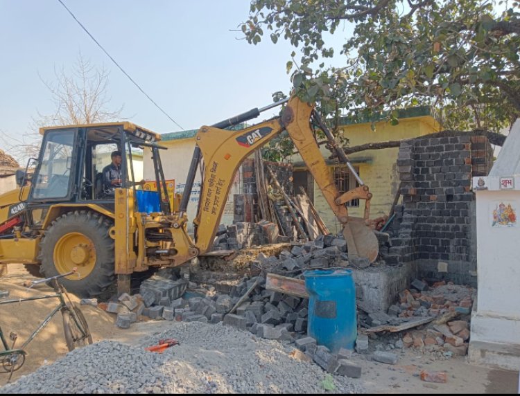 शंकर नगर स्थित जोन कार्यालय गार्डन के पीछे अवैध निर्माण हटाया जुर्माना लगाने दिया निर्देश