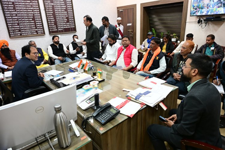 कलेक्टर संजय अग्रवाल ने ली राजनीतिक दलों बैठक  दावा, आपत्ति 22 जनवरी तक लिए जाएंगे  21 फरवरी को मतदाता सूची का अंतिम प्रकाशन