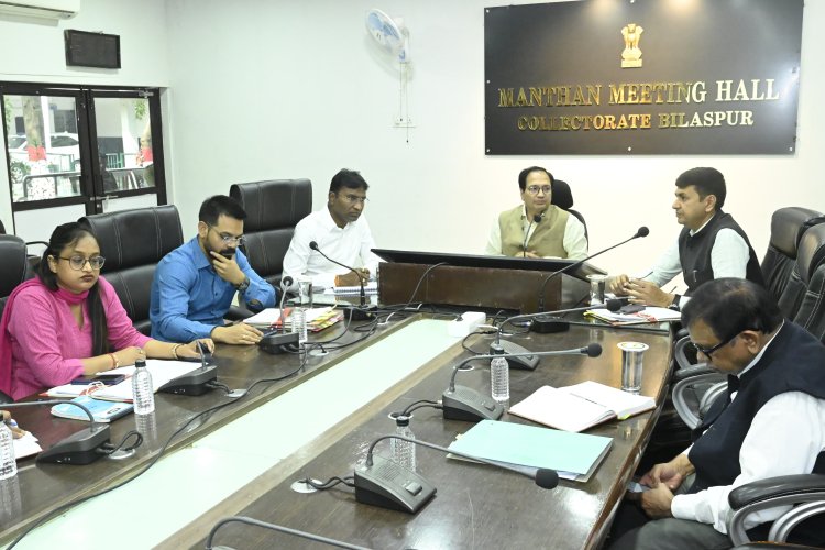 कलेक्टर ने टीएल बैठक में की योजनाओं की समीक्षा लक्ष्य हासिल करने अधिकाधिक दौरा करें अधिकारी एटीएम की तर्ज पर कार्ड से मिलेगा पीडीएस राशन