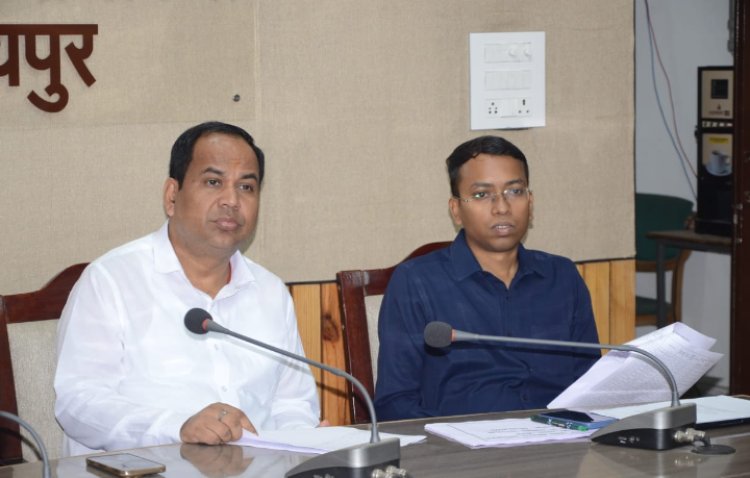 बारिश से पहले सीसी रोड, नाली इत्यादि निर्माण कार्य पूर्ण करें, कलेक्टर ने दिए निर्देश