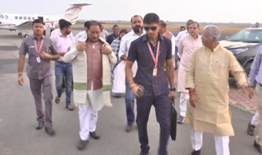 चकरभाठा एयरपोर्ट पर मुख्यमंत्री का आत्मीय स्वागत