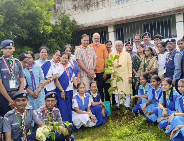 भारत स्काउट्स एवं गाइड्स के वृहद वृक्षारोपण व साइकिल वितरण कार्यक्रम में शामिल हुए बिल्हा विधायक श्री धरमलाल कौशिक