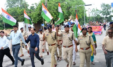 तिरंगे के रंग में रंगा बिलासपुर, पुलिस ग्राउंड से अग्रसेन चौक तक निकली भव्य तिरंगा रैली