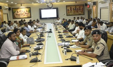 सड़क सुरक्षा को लेकर कलेक्टर-एसएसपी सख्त  अतिक्रमण और यातायात नियमों के उल्लंघन पर होगी नियमित कार्रवाई