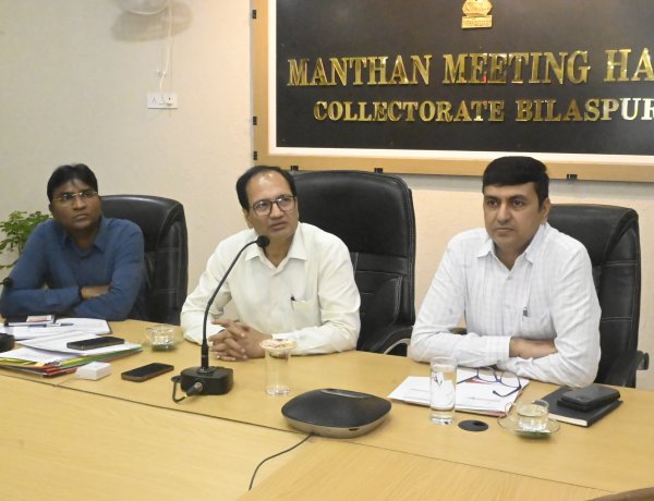 बारिश के दौरान जन-सुरक्षा और किसानों के हित सर्वोच्च प्राथमिकता: कलेक्टर श्री संजय अग्रवाल
