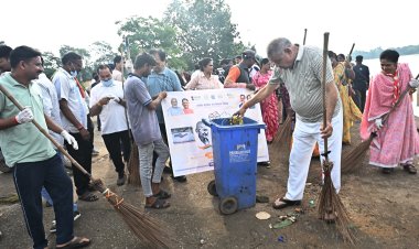 स्वच्छता की शपथ लेकर छठ घाट पर उतरे जनप्रतिनिधि, अधिकारी और नागरिक, दिया जनभागीदारी का संदेश