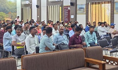कृषि उत्पादन आयुक्त श्री सिद्धार्थ कोमल परदेशी की अध्यक्षता में कृषि एवं संबद्ध विभागों की संभागीय बैठक सम्पन्न