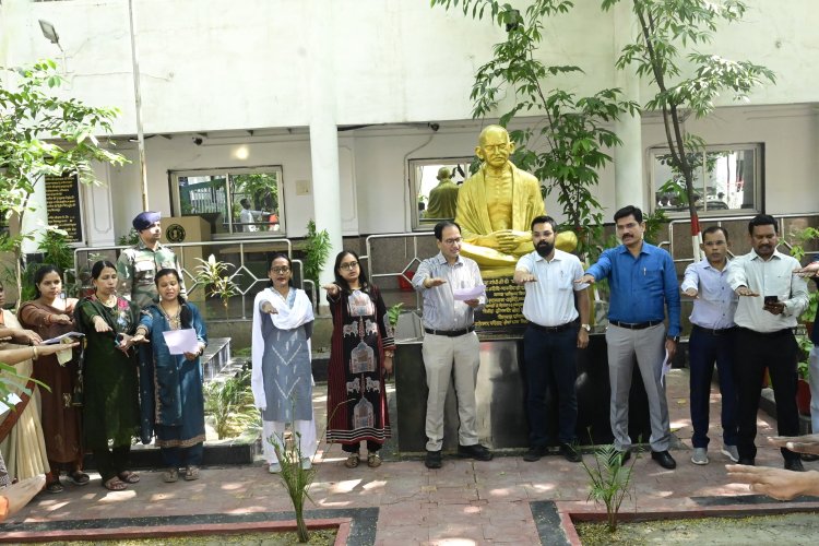 सतर्कता जागरूकता सप्ताह का शुभारंभ, कलेक्टर ने दिलाई सत्यनिष्ठा की शपथ